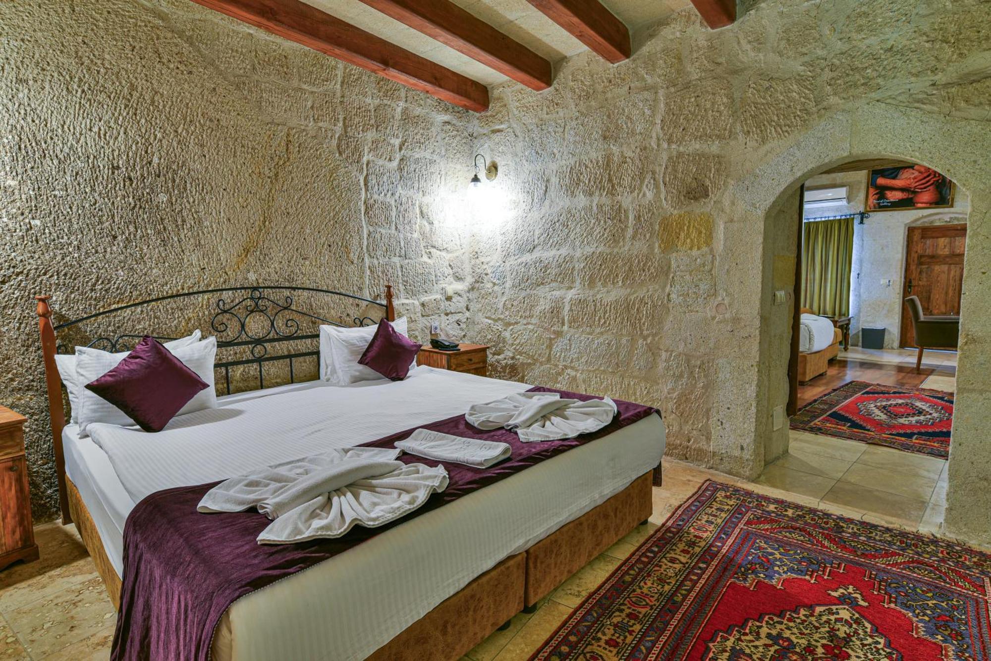 Elegance Cave Suites & Restaurant Гьореме Екстериор снимка