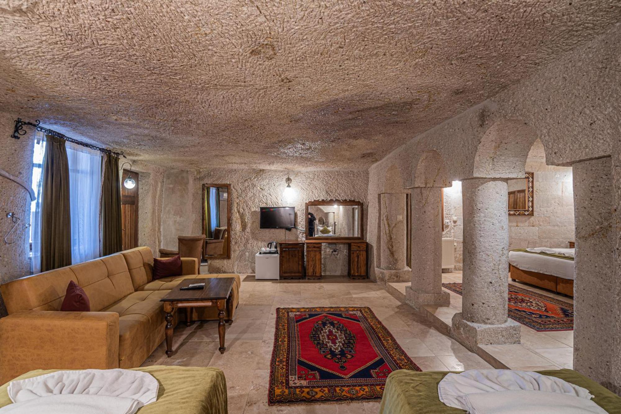 Elegance Cave Suites & Restaurant Гьореме Екстериор снимка