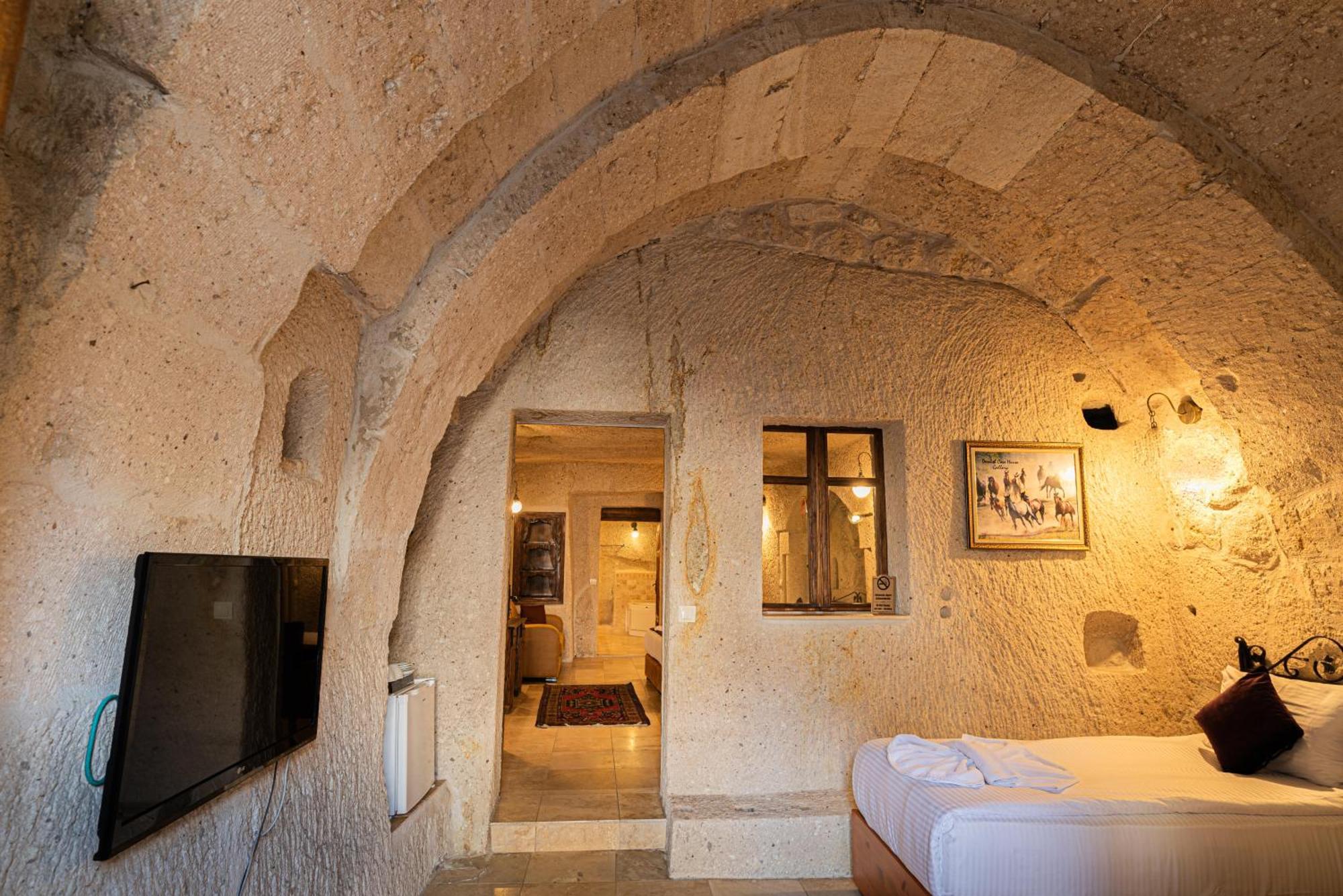 Elegance Cave Suites & Restaurant Гьореме Екстериор снимка